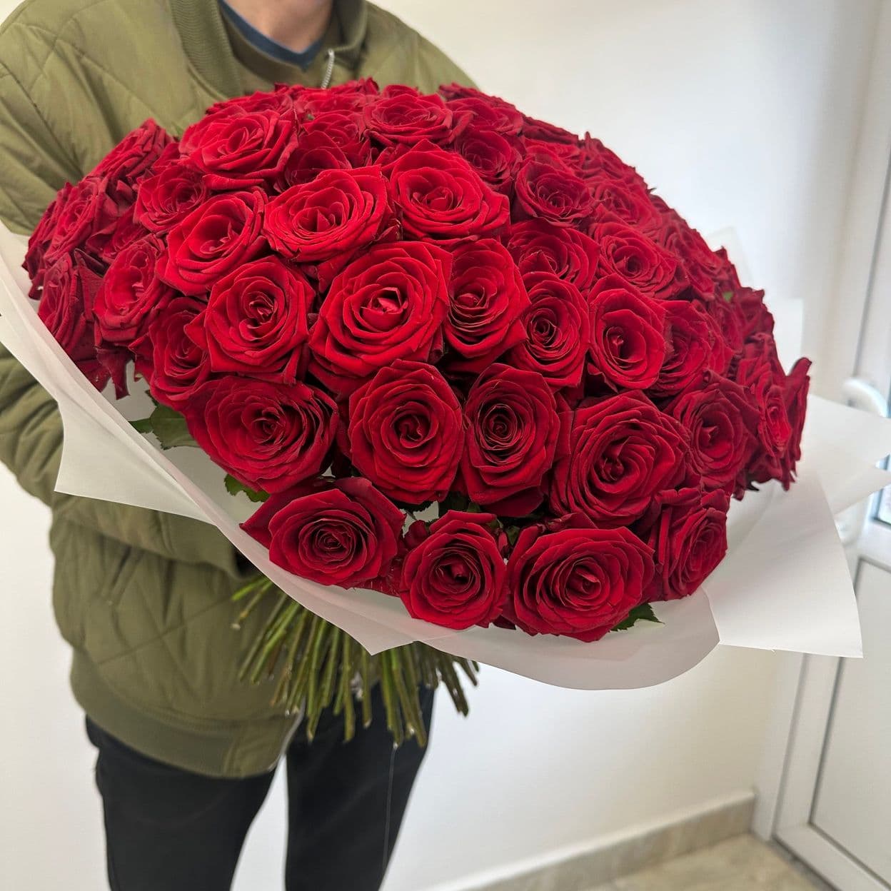 Купить Букет из 101 розы Ред Наоми 40см