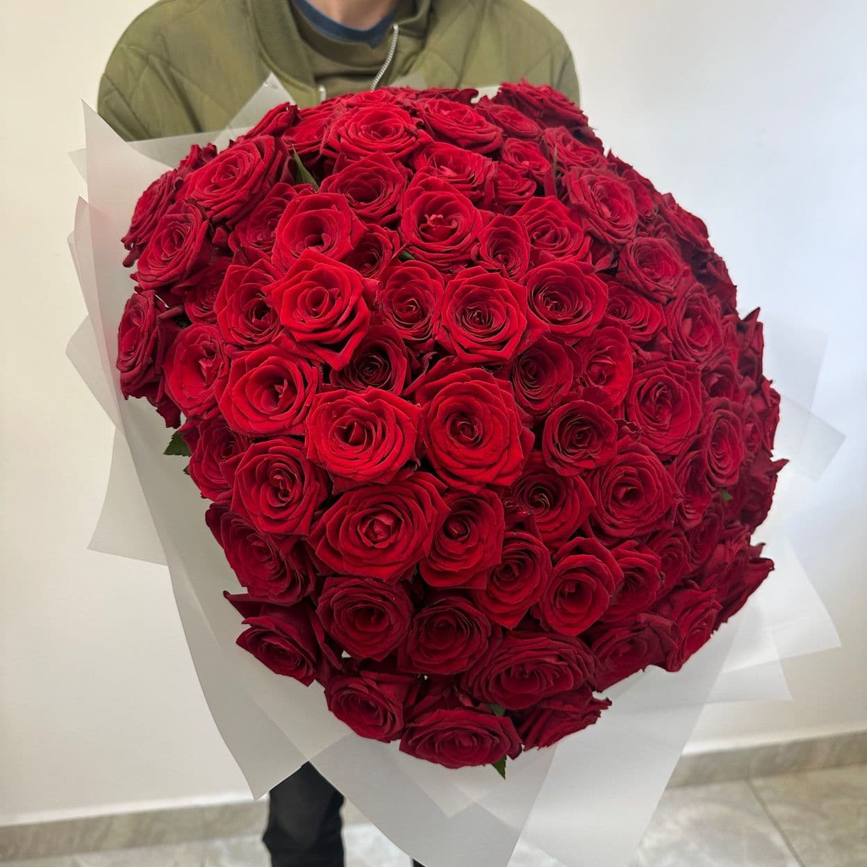 Купить Букет из 101 розы Ред Наоми 40см