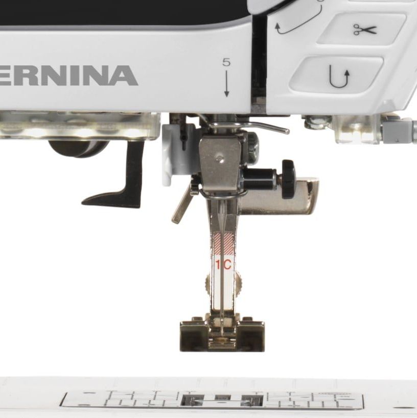 Купить Швейная машина BERNINA 590 QE