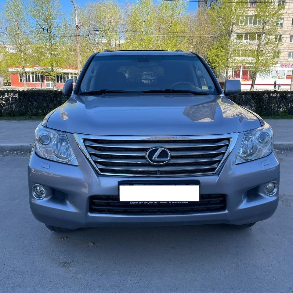 Купить Lexus LX570 5.7, бензин, 7 мест