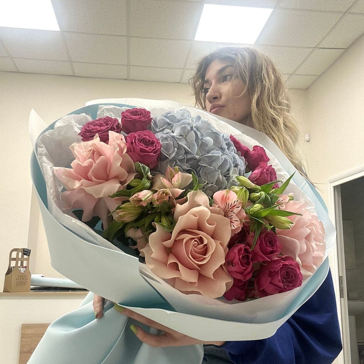 Купить Сборный букет из роз, гортензий, альстромерий