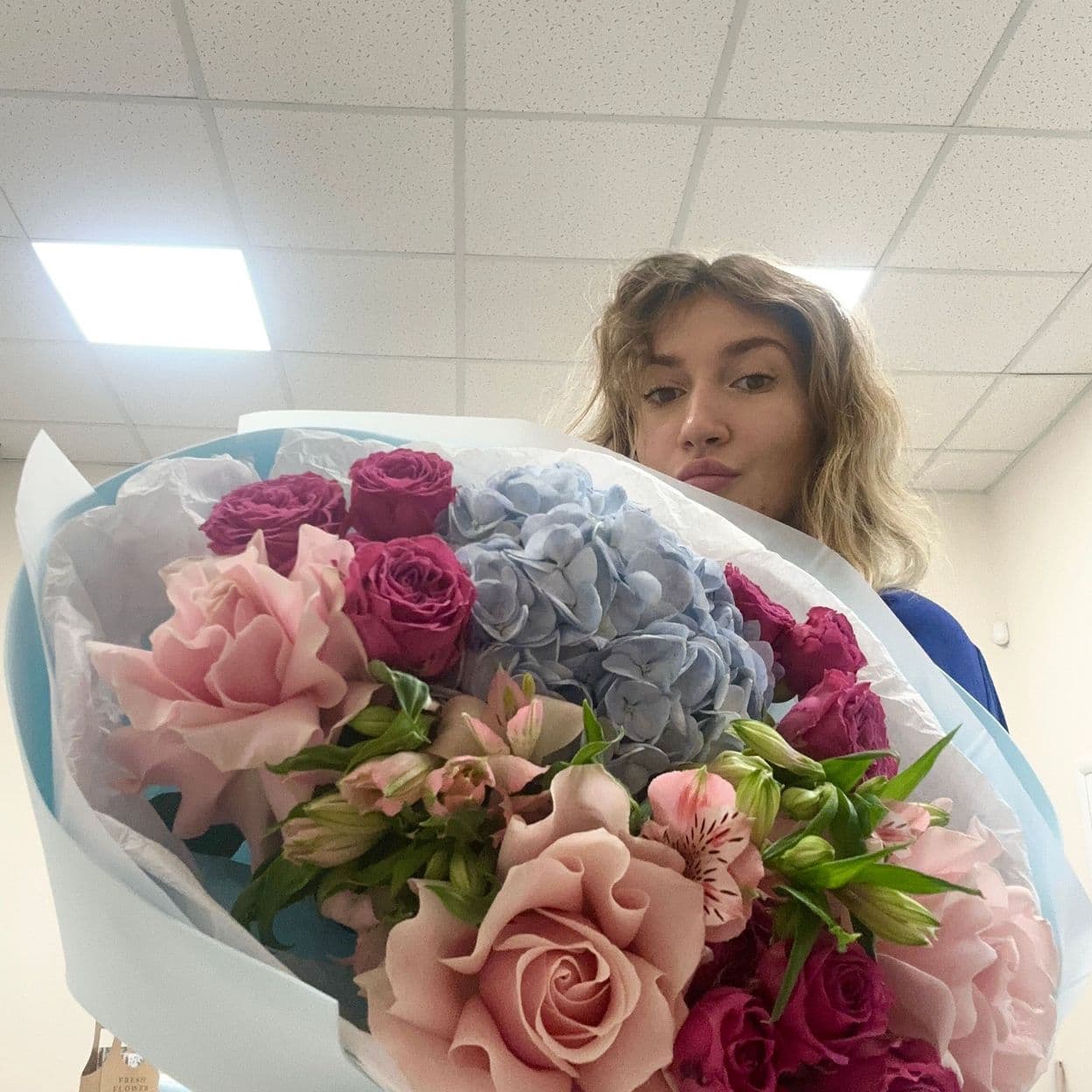 Купить Сборный букет из роз, гортензий, альстромерий