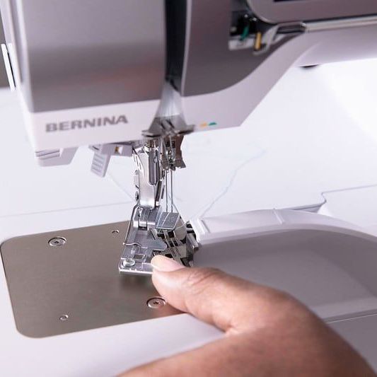 Купить Оверлок BERNINA L860