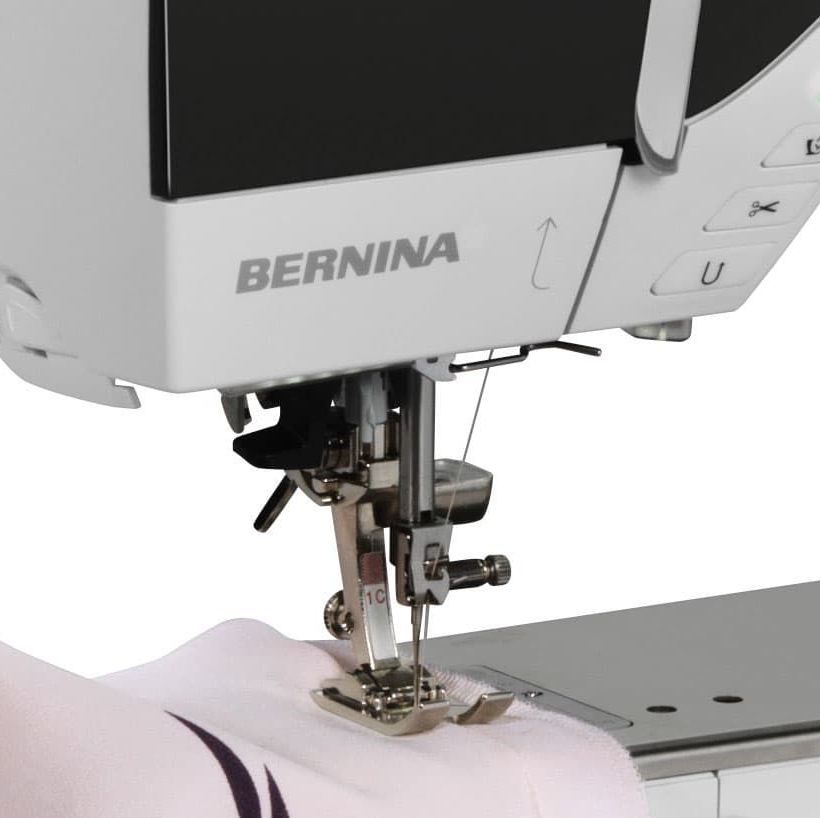 Купить Швейно-вышивальная машина BERNINA 790 QE Plus + вышивальный модуль