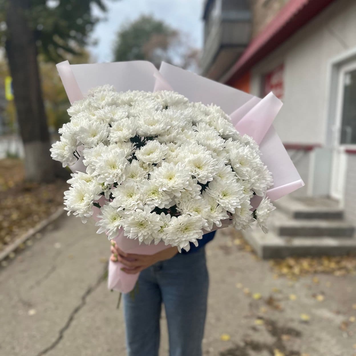 Купить Букет из 15 кустовых хризантем