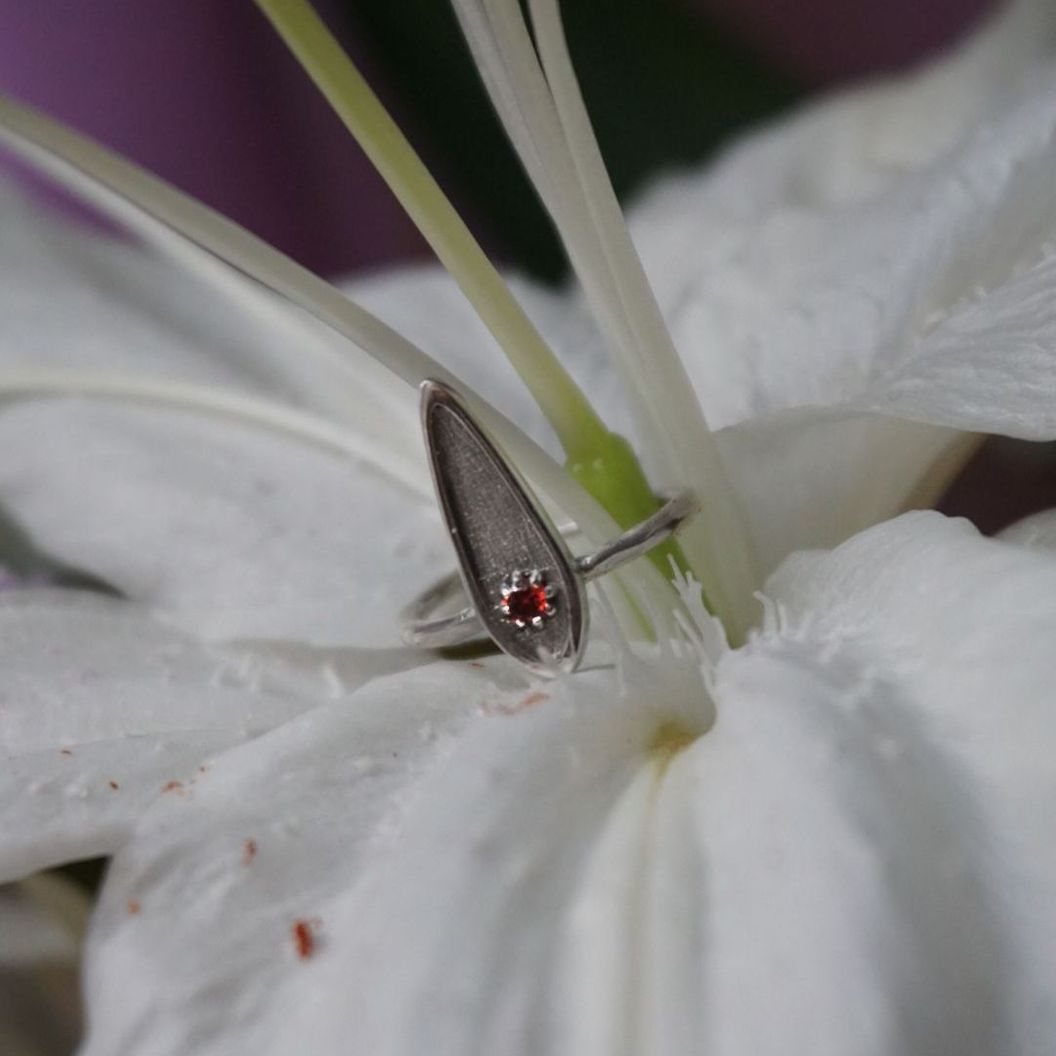 Купить Кольцо Moth с гранатом