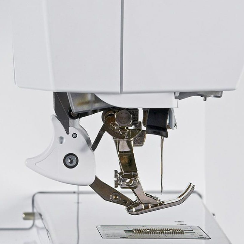 Купить Швейная машина BERNINA 880 PLUS