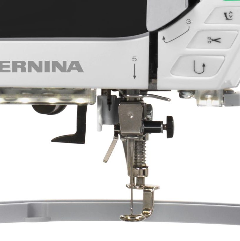 Купить Швейно-вышивальная машина BERNINA 590 QE + вышивальный блок