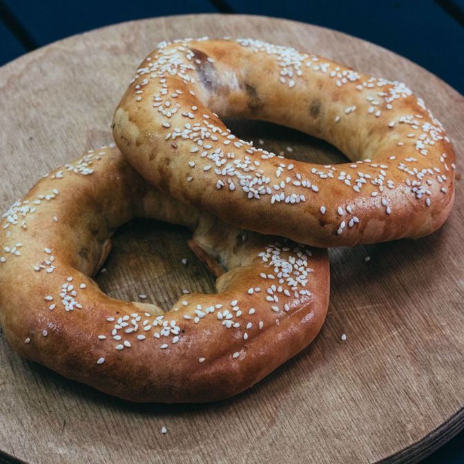 Бублик мельникайте. Бублик. Бублик с мясом. Бублики с мясной начинкой. Огромный Бублик с дыркой.