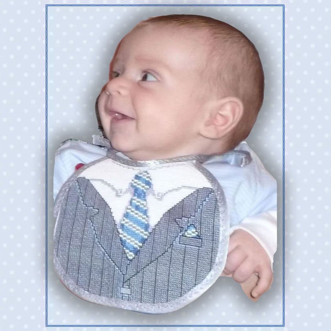 вышивка крестом на заказ манишка для младенца