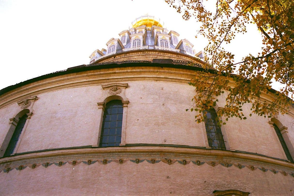 фото стены Новоиерусалимского монастыря