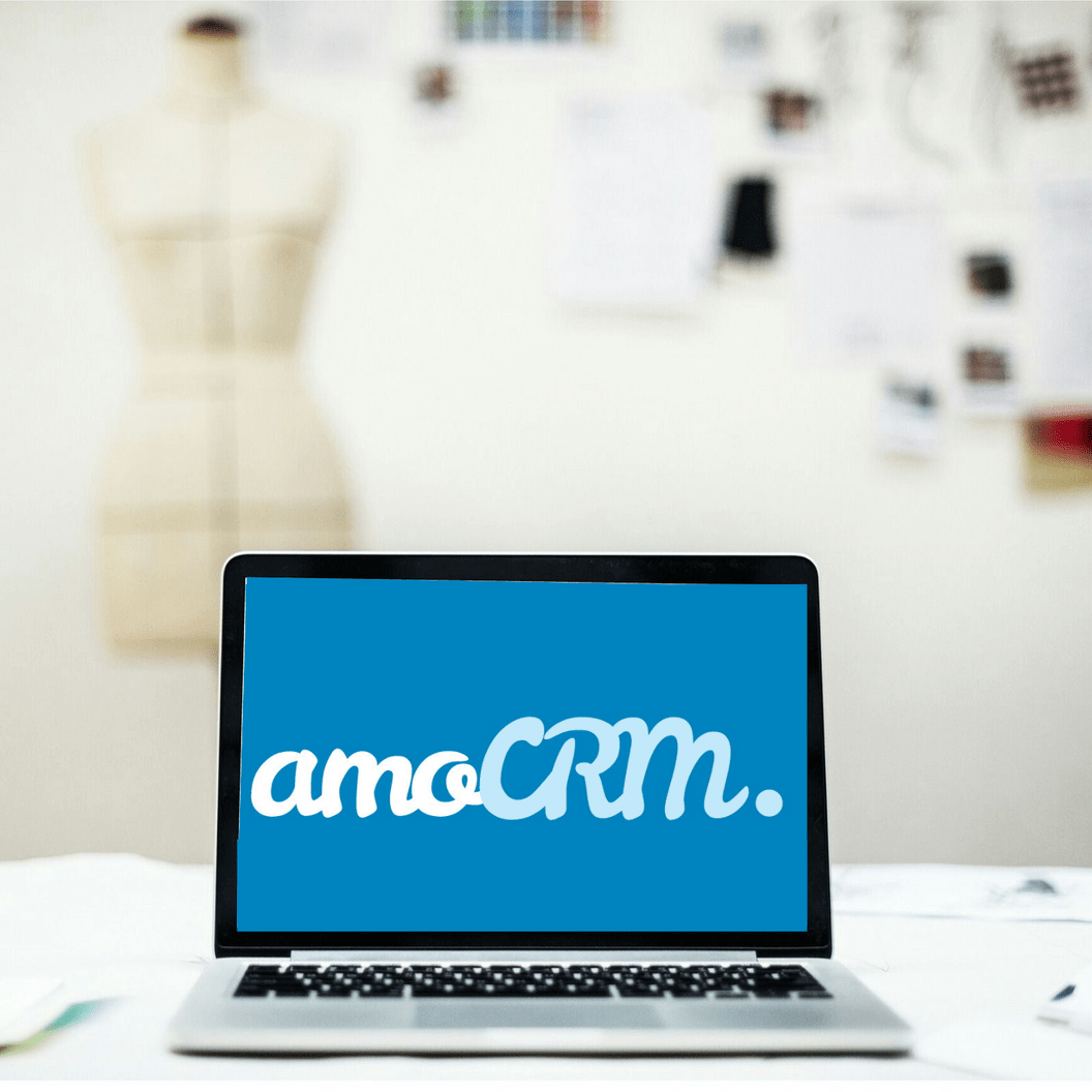 Купить + Бесплатный месяц лицензии amoCRM на всех пользователей.