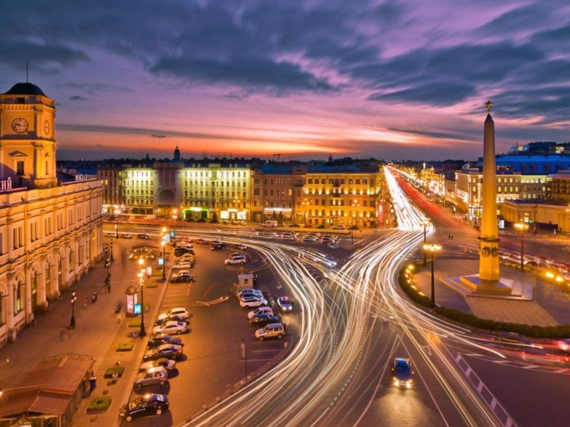 Санкт петербург московский. Санкт-Петербург, центр, площадь Восстания. Невский проспект площадь Восстания. Площадь Восстания Московский вокзал Санкт-Петербург. Площадь на Невском проспекте в Санкт-Петербурге.