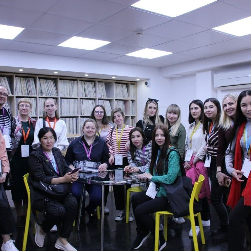 Купить 20 мая в Российской государственной библиотеке в Москве прошло закрытие международного проекта «Образовательная коллаборация библиотек Содружества - 2022» в рамках программы Россотрудничества «Новое поколение». 