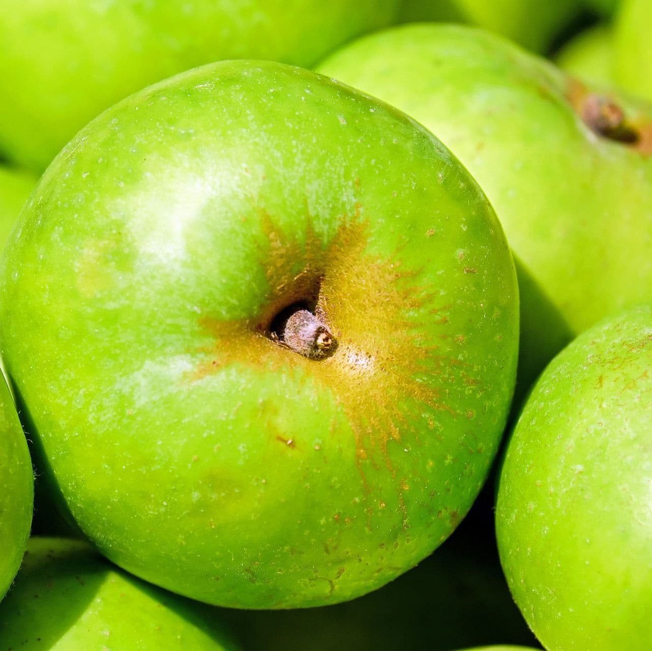 Яблоки зеленые оптом из Грузии