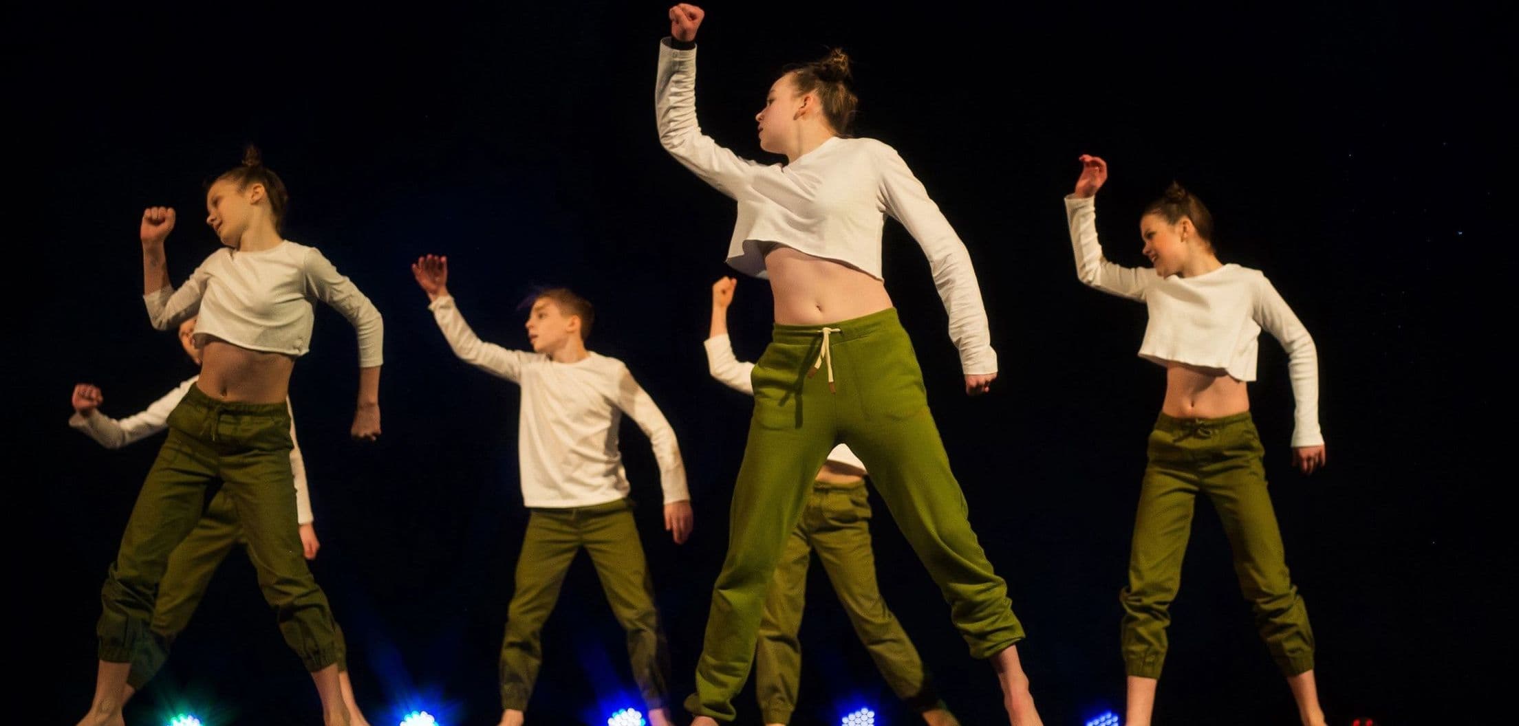Современный танец - старшая группа спортивных танцев, хореограф Анастасия Ж.