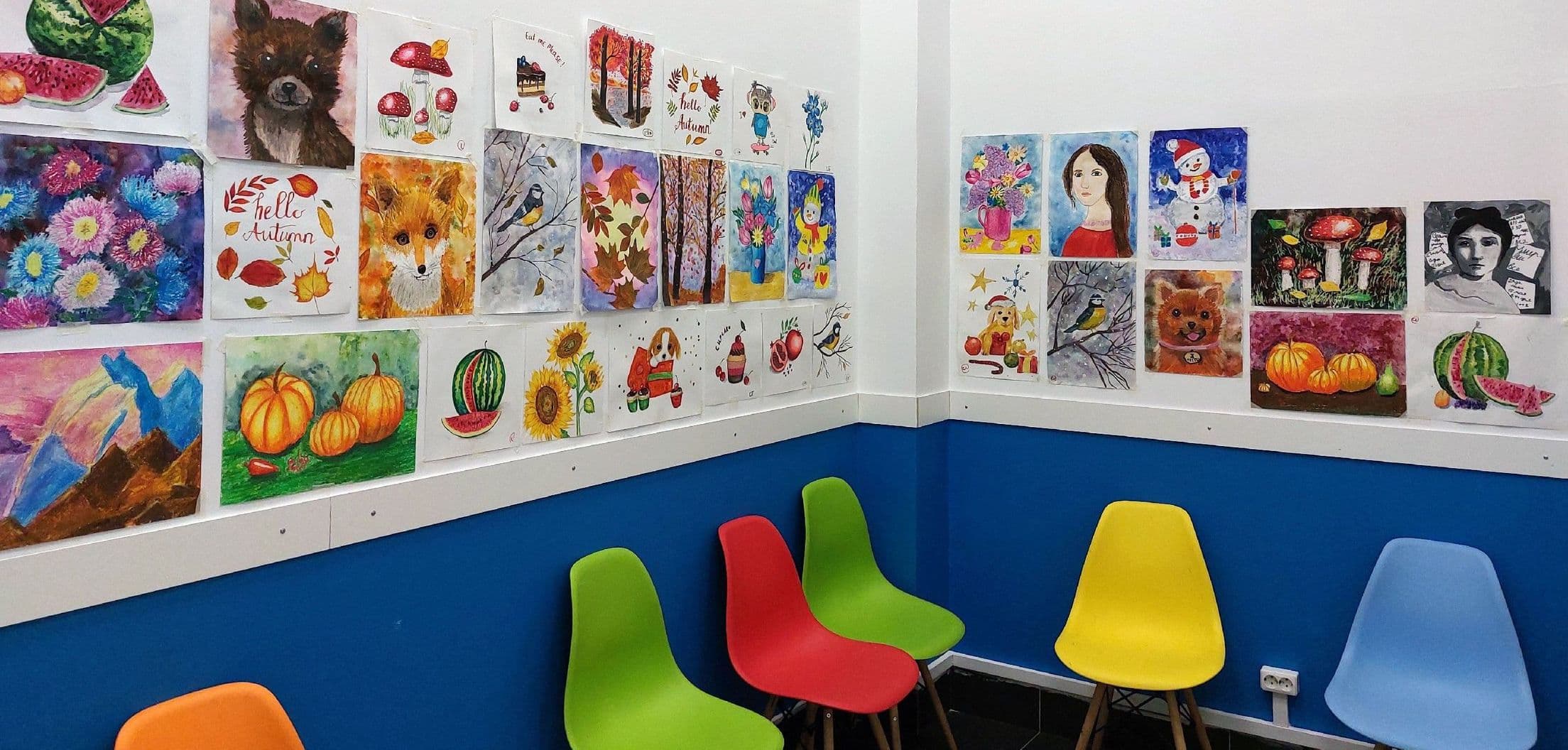 Выставка детских творческих работ студии рисования и живописи