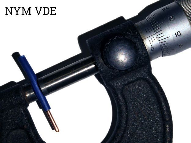 Замер диаметра изоляции жилы кабеля, выполненного по стандарту VDE