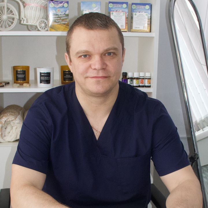 Наумов Михаил - массажист
