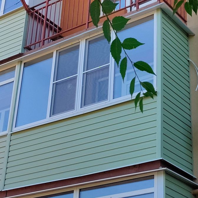osteklenie-balkona-otdelka-balkona