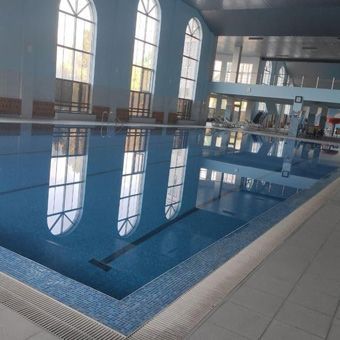 бассейн отеля Чарвак