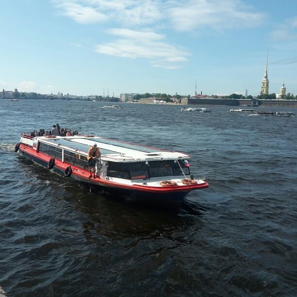 День рожденья на теплоходе Мастер