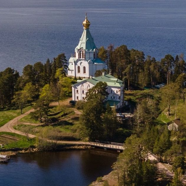 Экскурсии на Валаам на вертолете из Петербурга