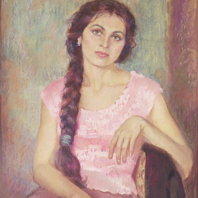 женский портрет на стуле пастелью