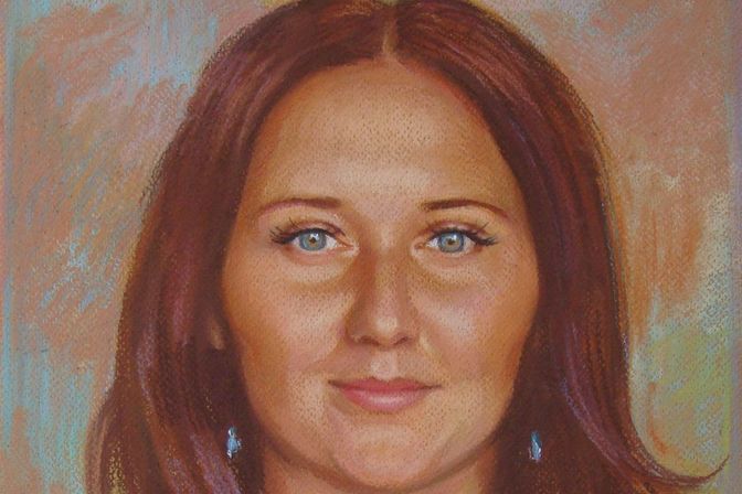 портрет пастелью женщины