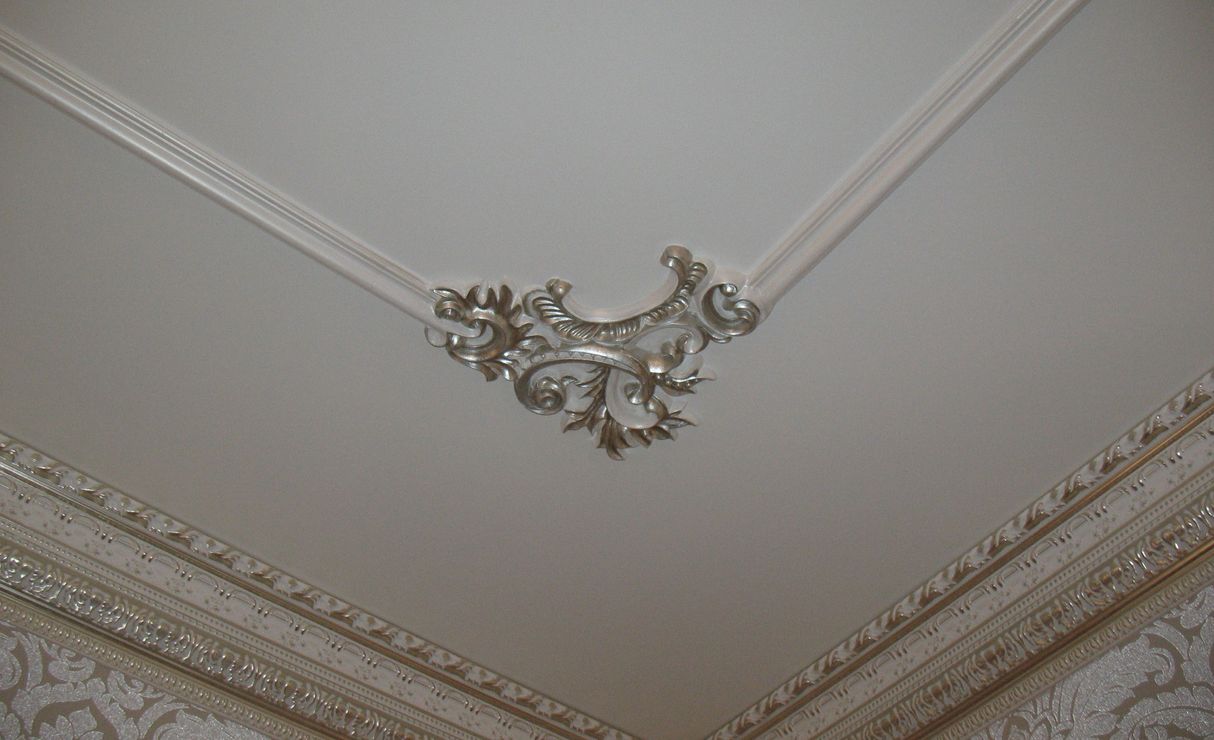 серебрение на потолке лепного декора